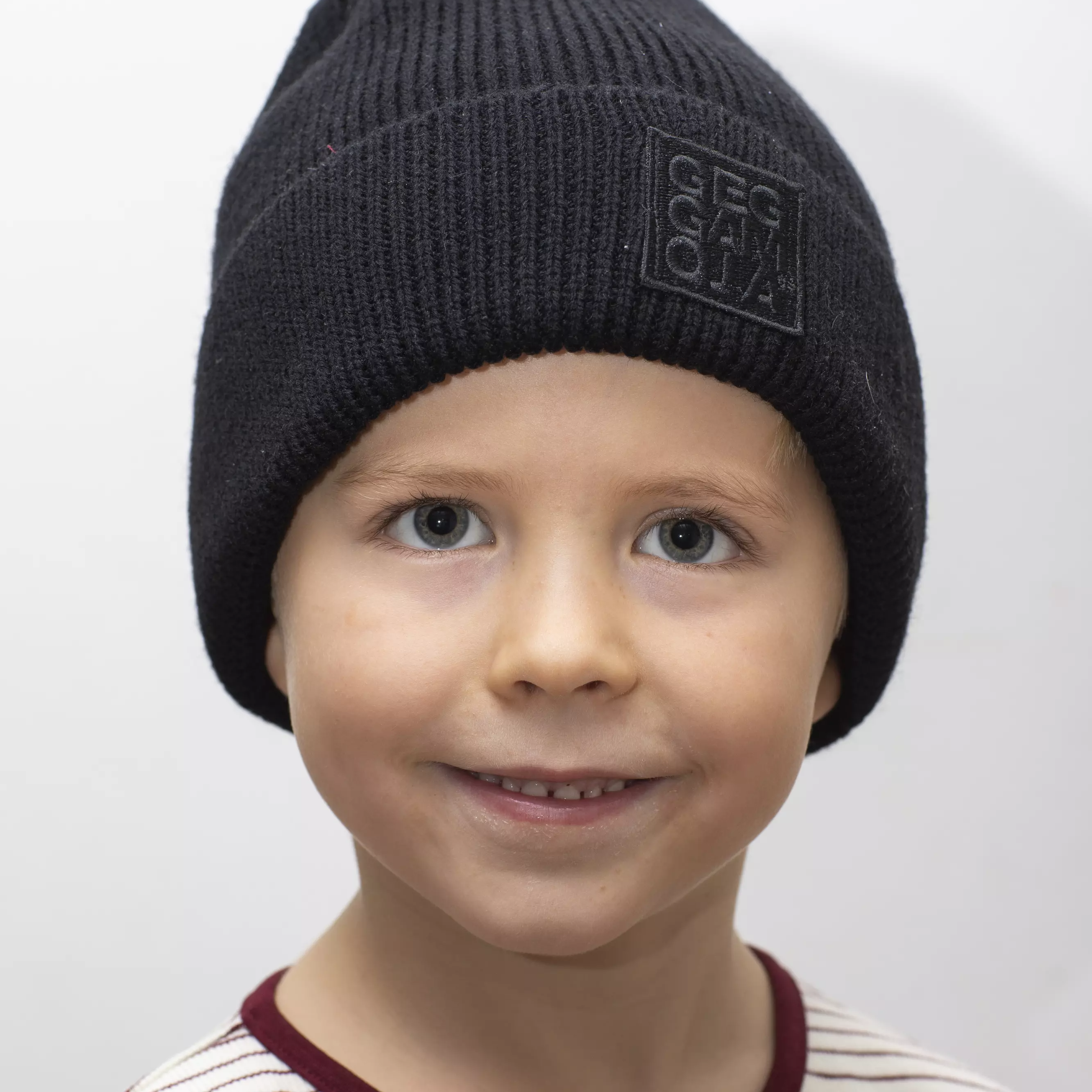 Knitted beanie patched Black