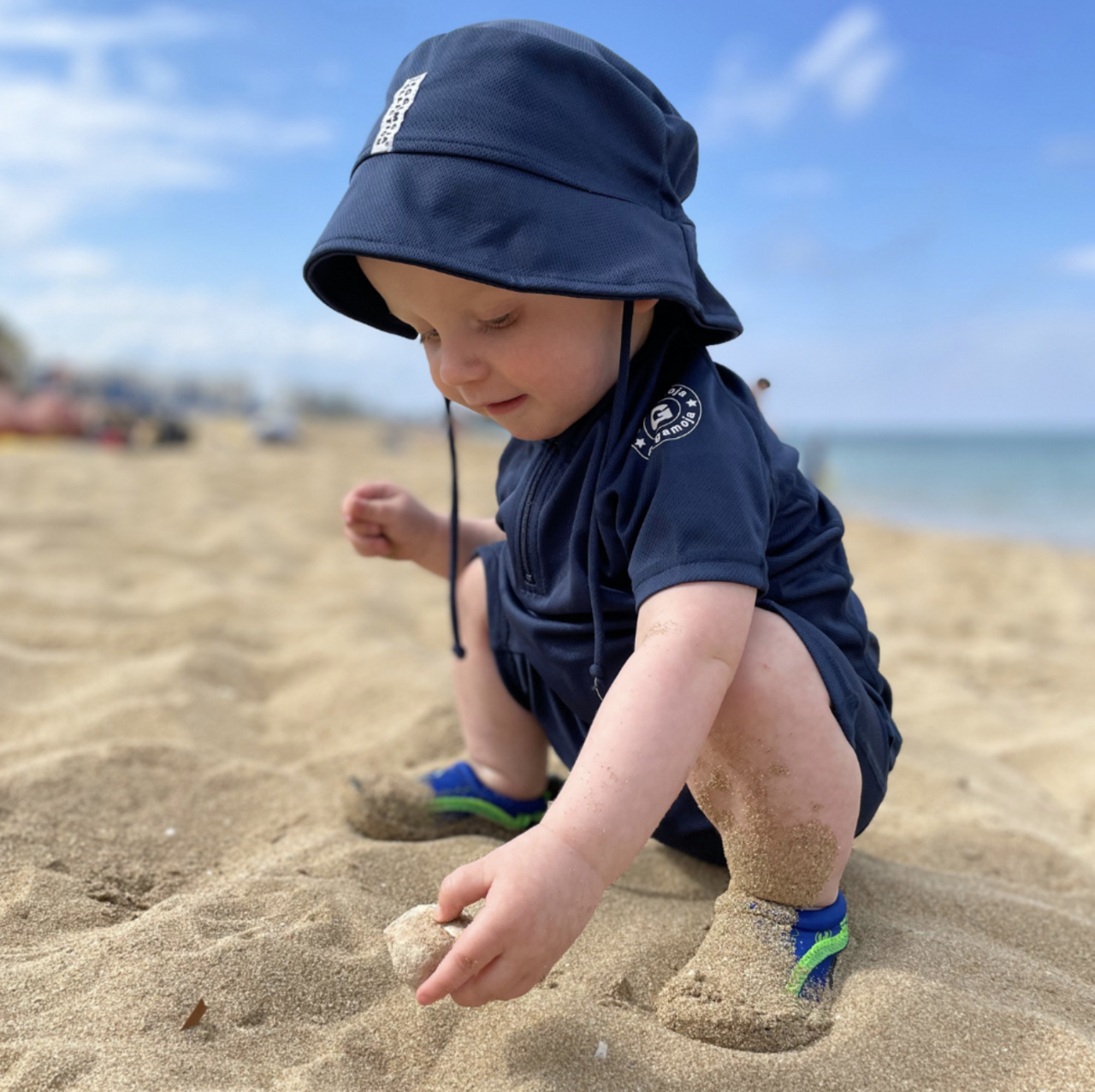 UV Sunny hat Navy  0-4M