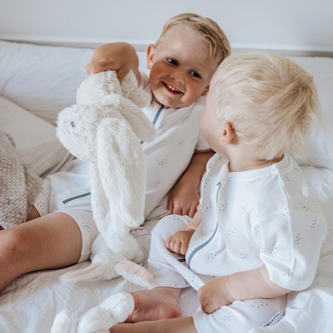 Summer pyjamas/suit Tiny green dot 98/104