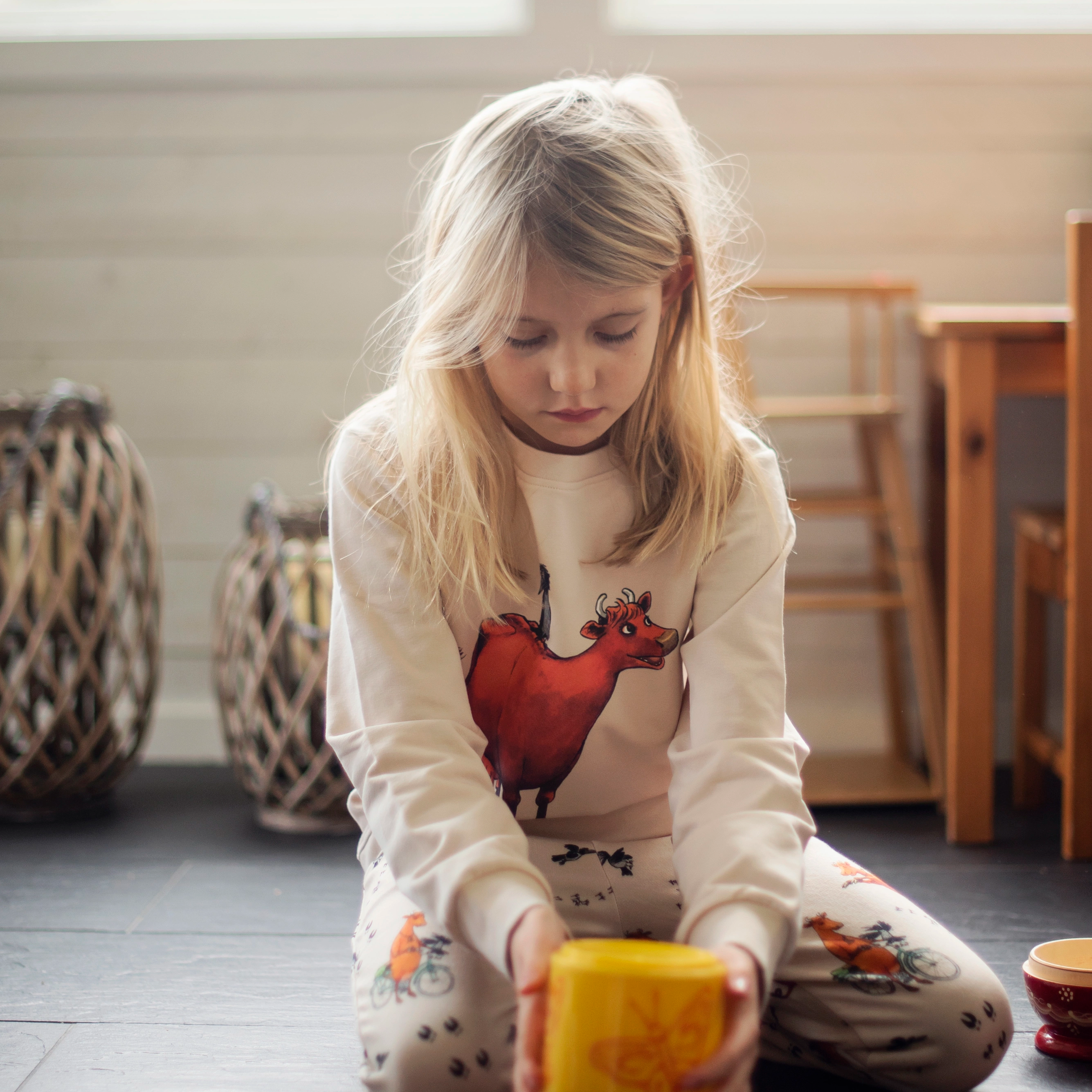 College genser Mamma Mu och Kråkan Beige