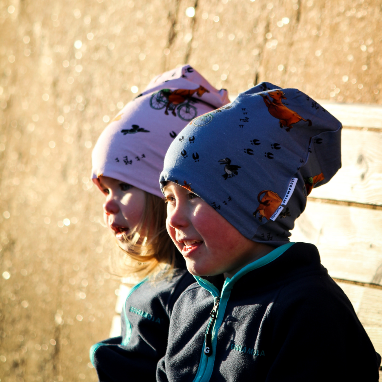 Mössa Mamma mu och Kråkan Blå L (6år-Vuxen)