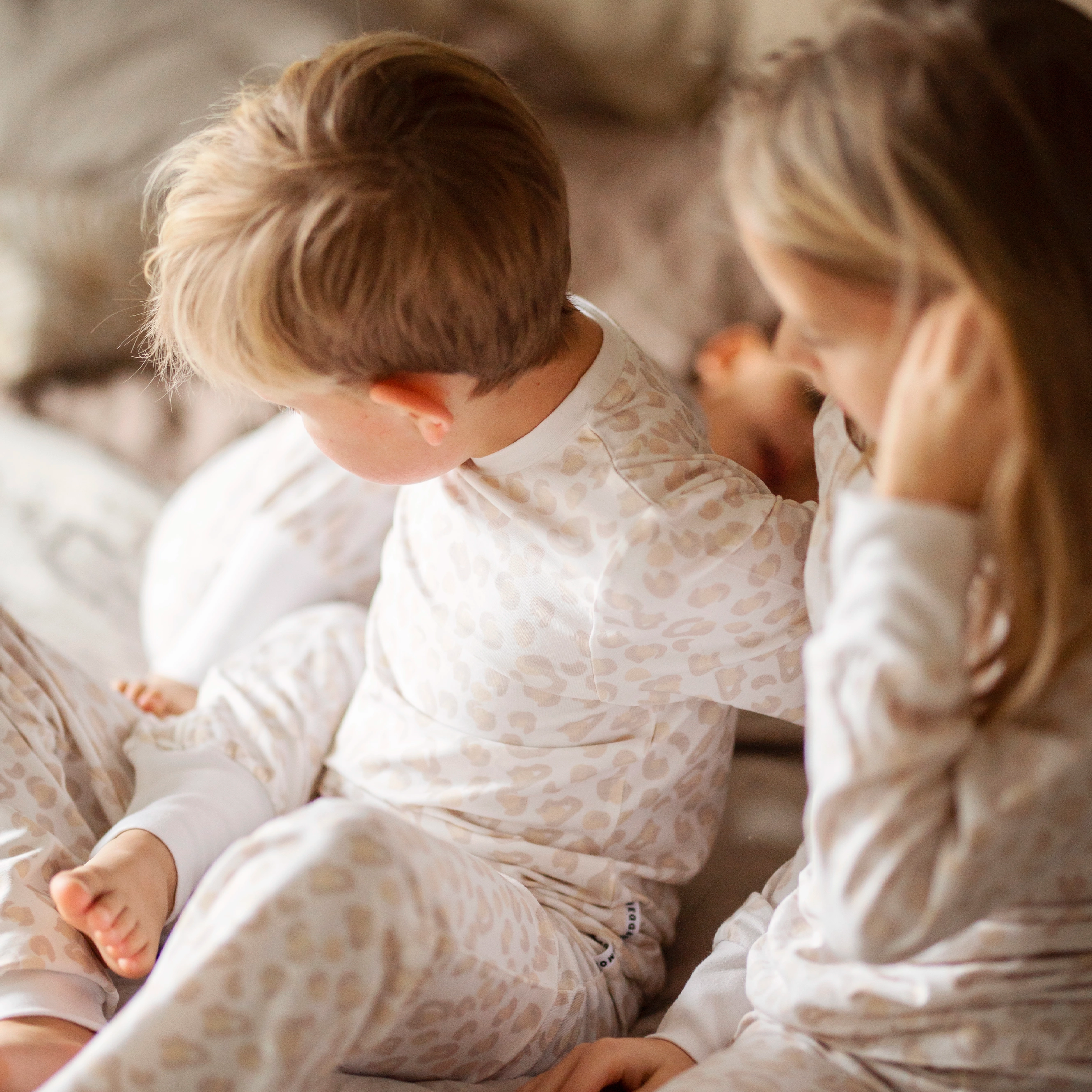 Bamboo Kaksiosainen pyjama  Soft beige leo