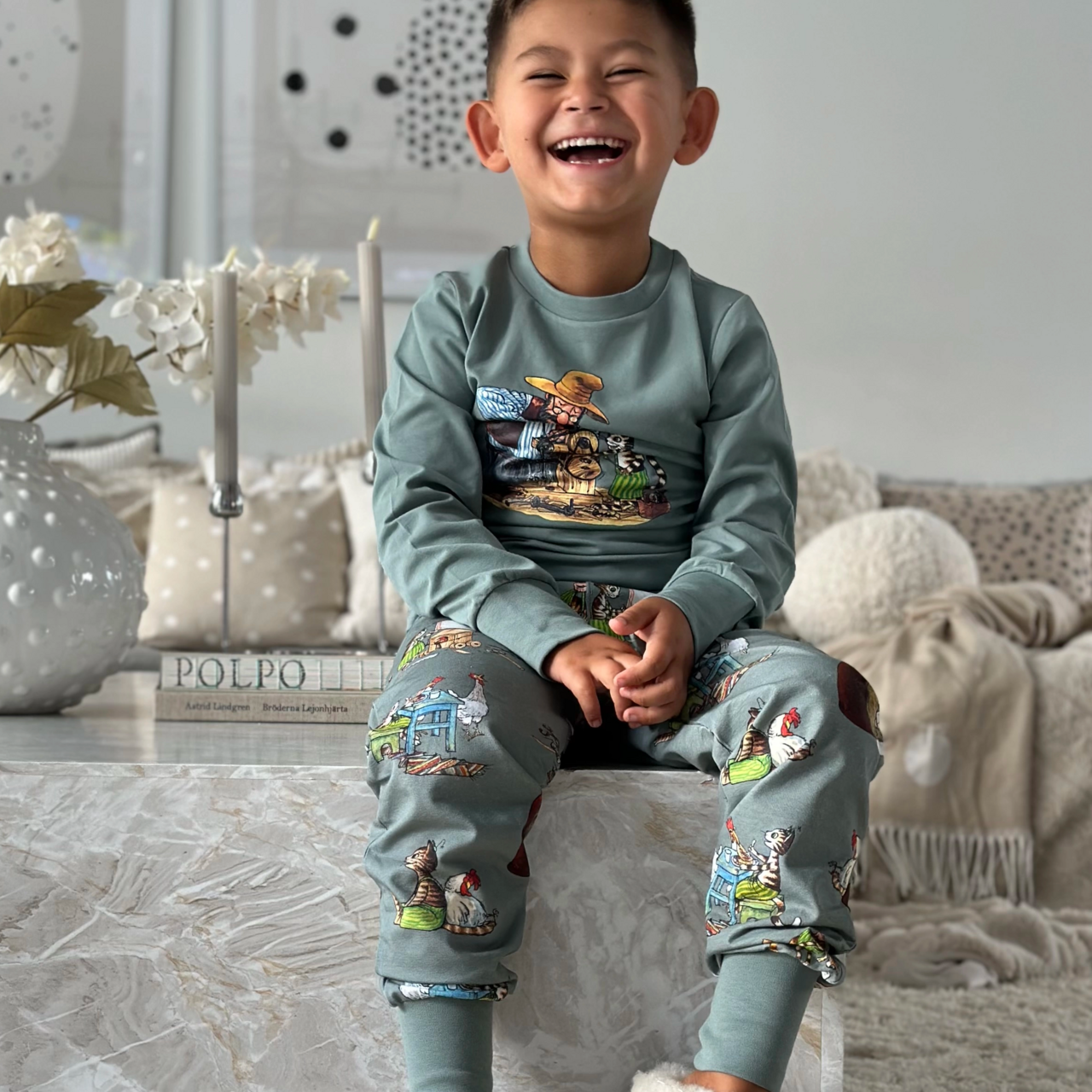 Pettson and Findus Two piece pyjamas Olive green