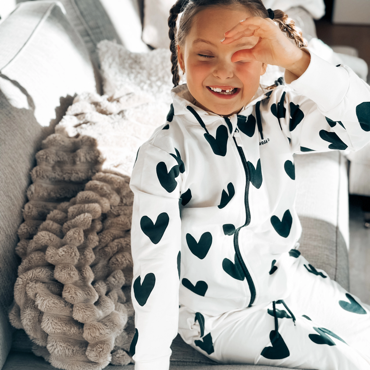 College Hoodie Navy heart  146/152
