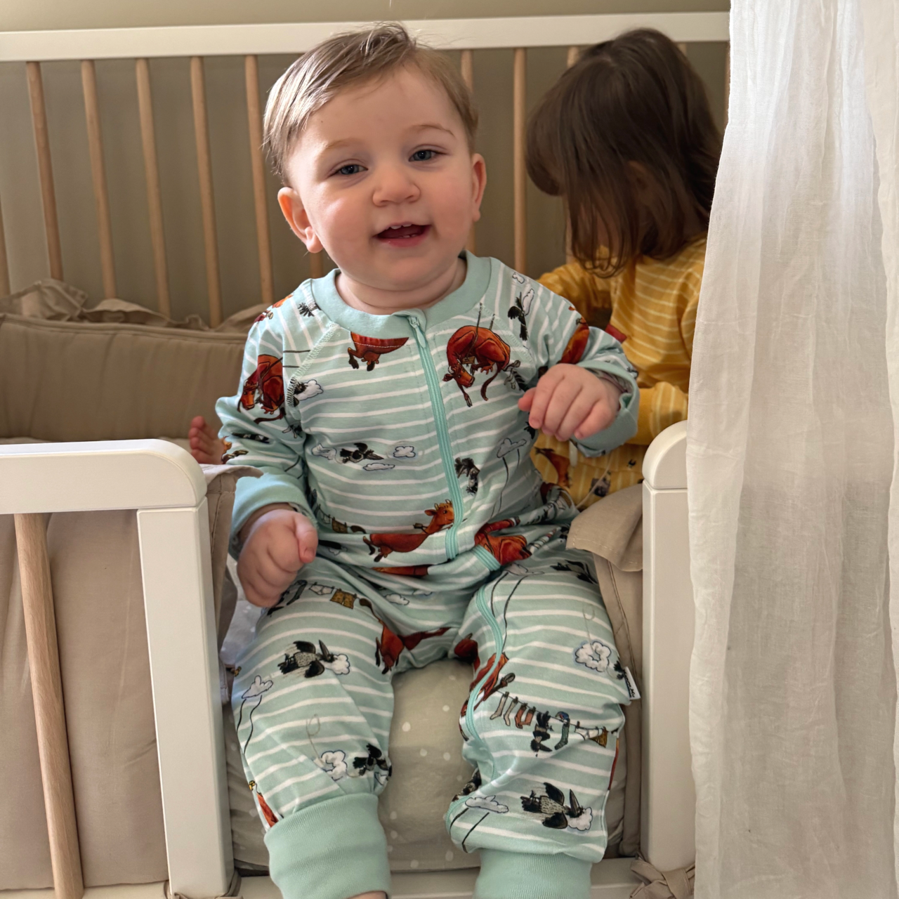 Pyjamas Mamma Mu och Kråkan Mint/Vit