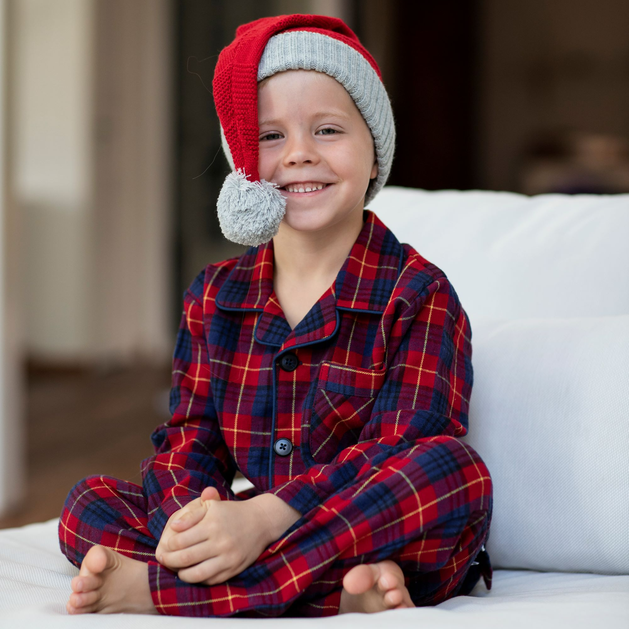 Knitted Christmas hat Red