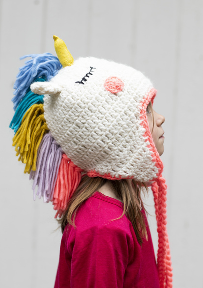 Knitted unicorn cap White